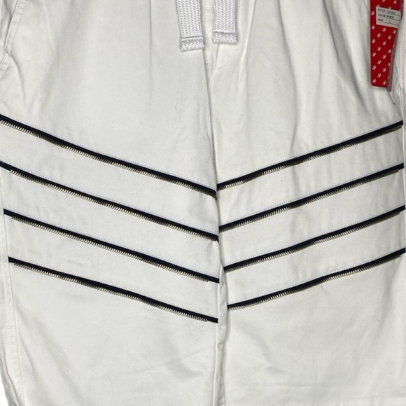 RED APE Zipper Design Shorts (Size:L, Color:White/Black/Silver/Gold) - Picture 3 of 5